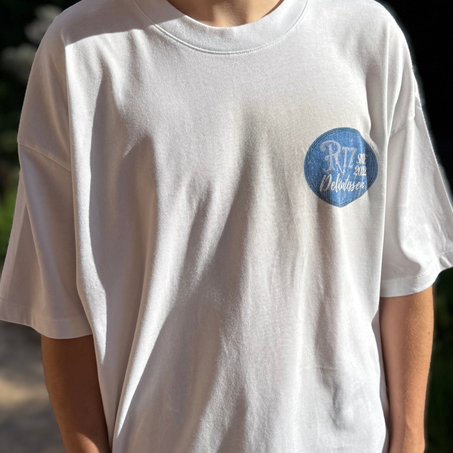 RTZ X PUFFCON 2025 DELI TEE WHITE